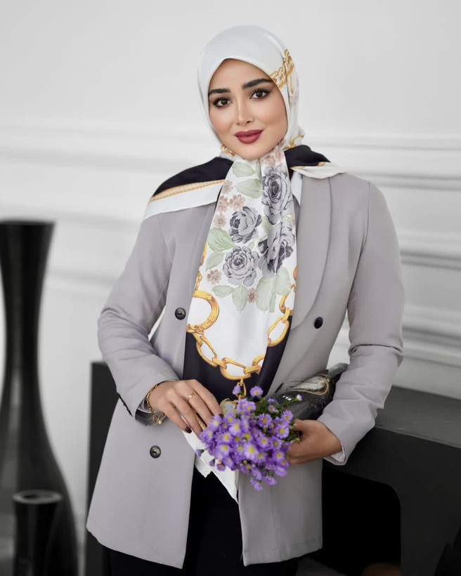 روسری ابریشم توییل طرح پاپیون
